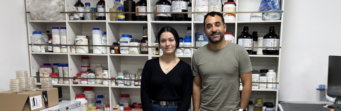 Usach apuesta por desarrollar levaduras nativas modificadas para crear nuevas variedades de whisky chileno